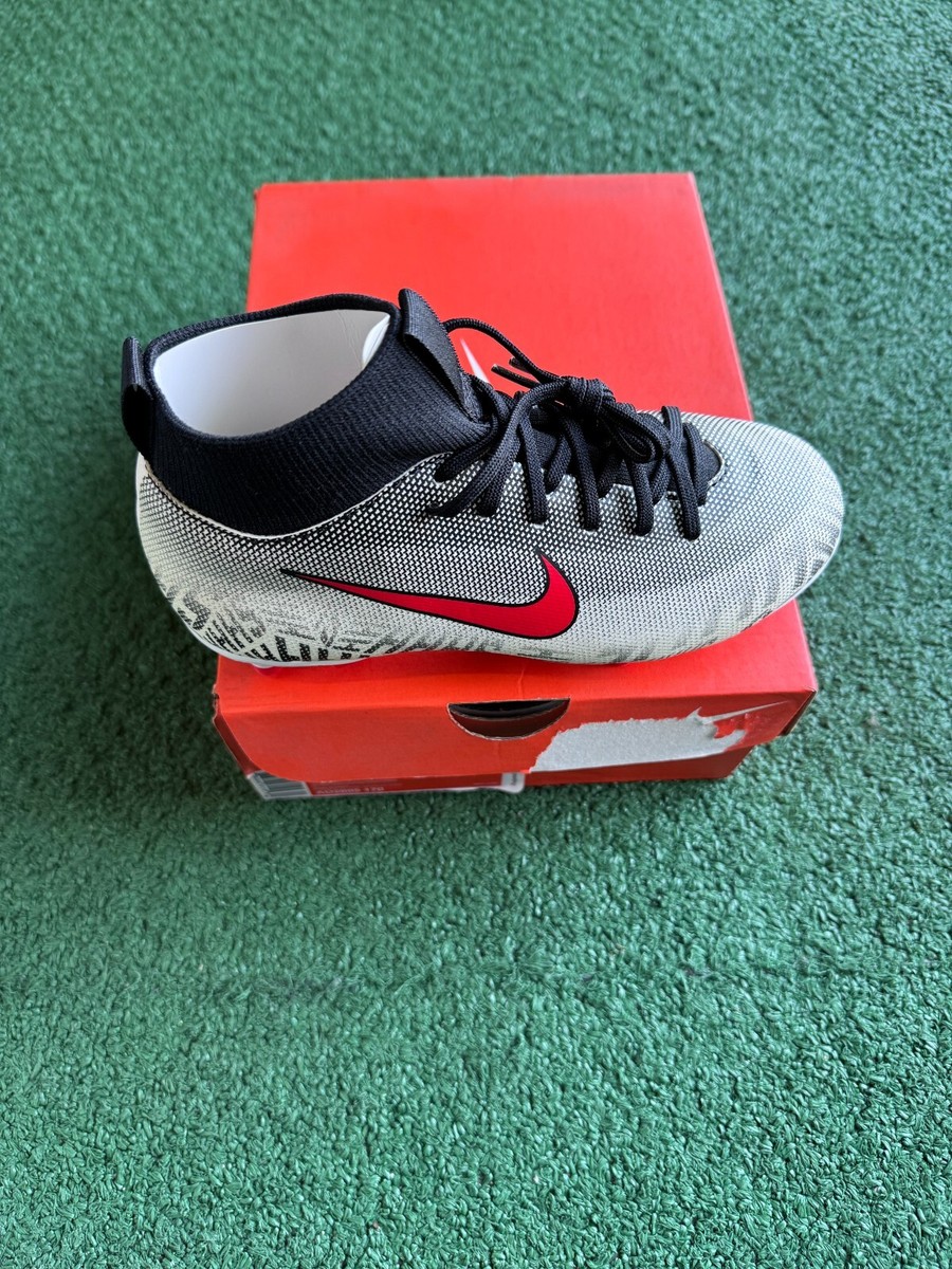 Nike Jr Superfly 6 Academy NJR FG Kids' Soccer Shoe - White/Red