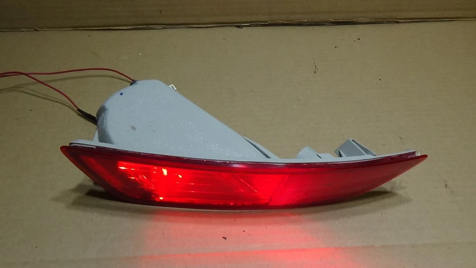 2010-2013 Volvo XC60 Left LH Rear Side Marker Light - Image 4 of 4