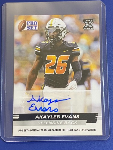 🏈 2022 Leaf Pro Set Football Auto Rookie #PSA-AE1 Akayleb EVANS 🏈