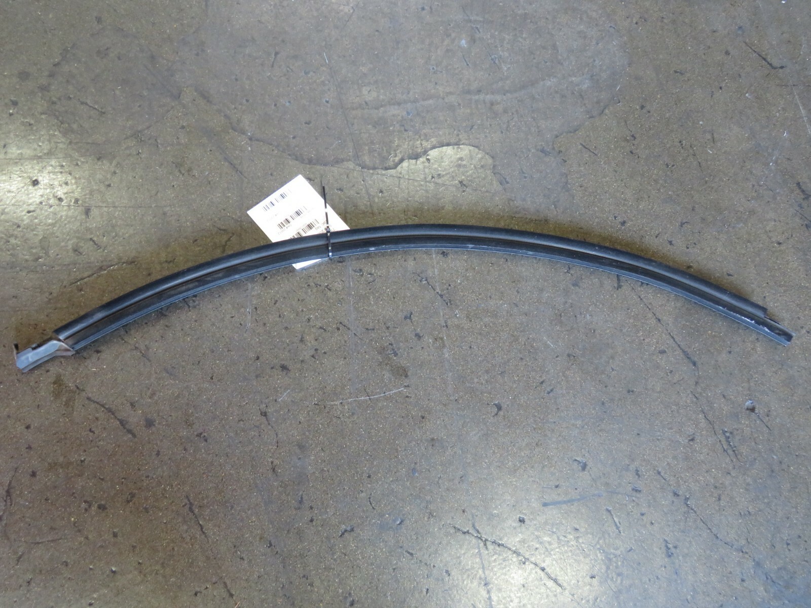 Mclaren 570s  LH, Left, Outer Door Glass Scraper Molding, Used