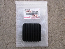 FITS: 85 - 87 TOYOTA LAND CRUISER BJ70 CLUTCH PEDAL OEM NEW