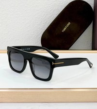 Tom Ford Fausto FT0711 Black Frame Gray Lens Sunglasses 53-20-145 New In Box