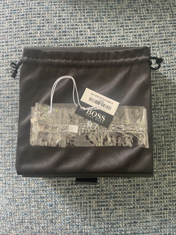 Colar de coração (Hugo Boss) - Imagem 2 de 3