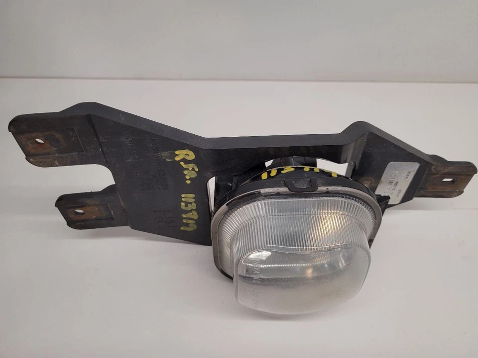 2001-2004 FORD F250SD PICKUP RH Right Light Fog Driving 1C3Z15200AA - Image 2 of 4
