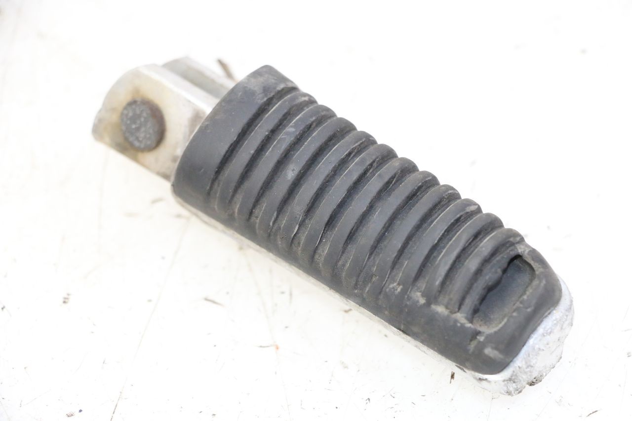 REPOSAPIES DELANTERA IZQUIERDA - YAMAHA XJN DIVERSION 600 (2000 - 2003)
