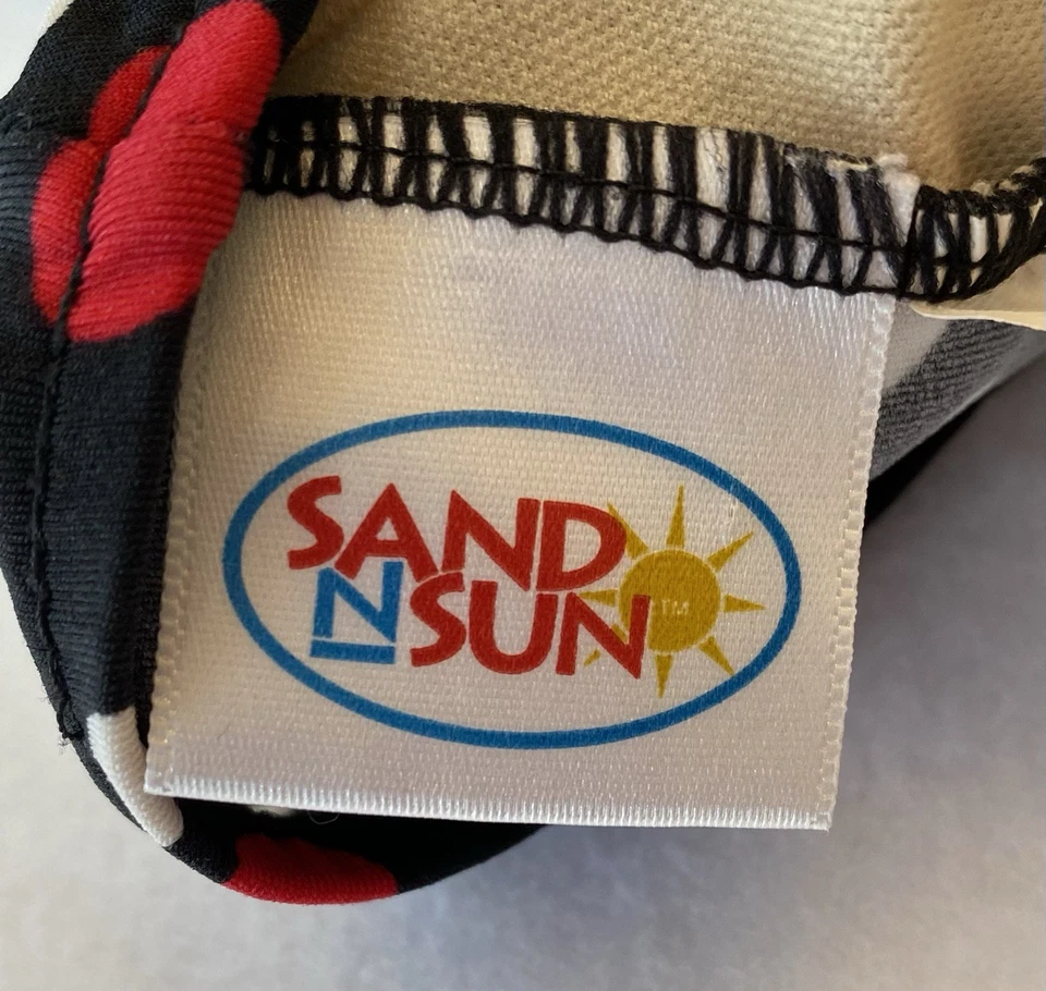 Traje de baño para mujer Sand N Sun top negro con lunares rojos y blancos Foto 3 de 4