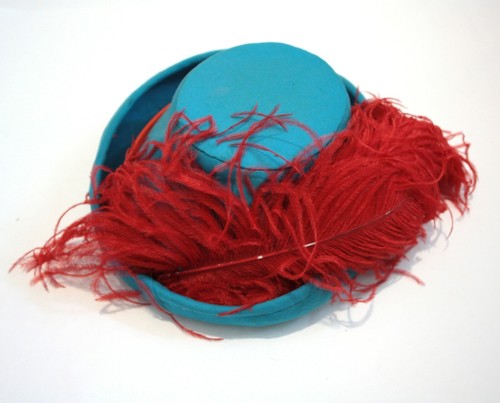 Sombrero de pluma de avestruz rojo turquesa grande destacado sombrero de copa tela azul agua rojo - Imagen 4 de 11