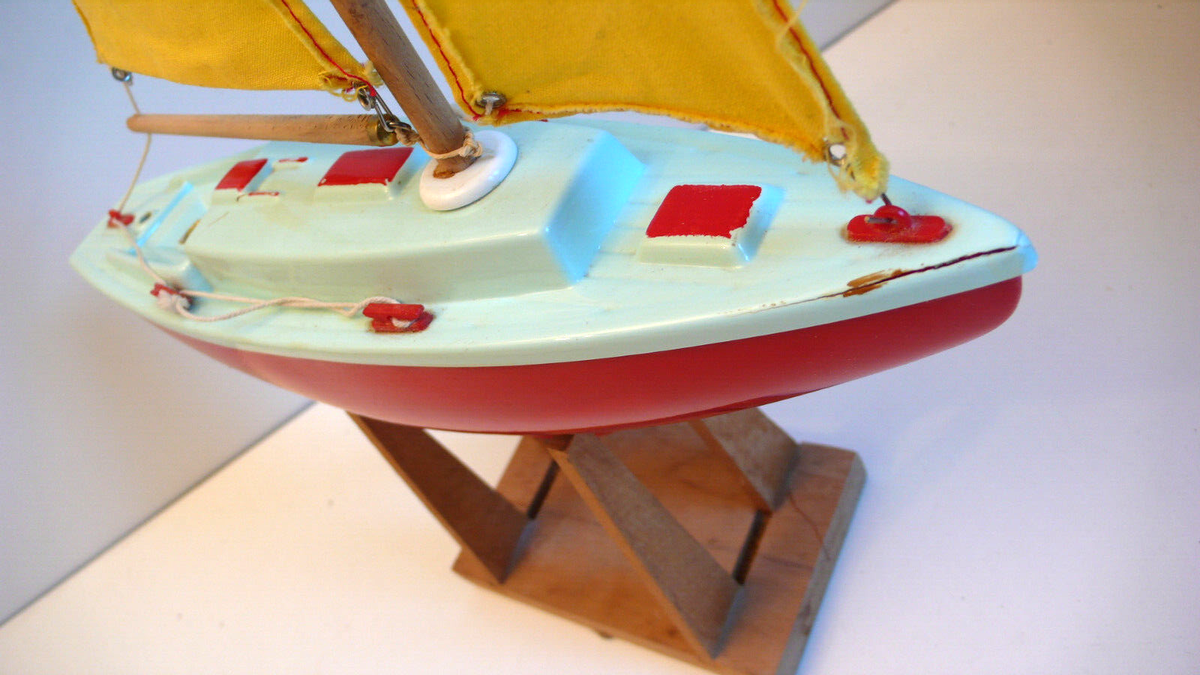 Voilier De Bassin Giraud-Sauveur F-28 Plastique - 31 Cm - Bon état 1960