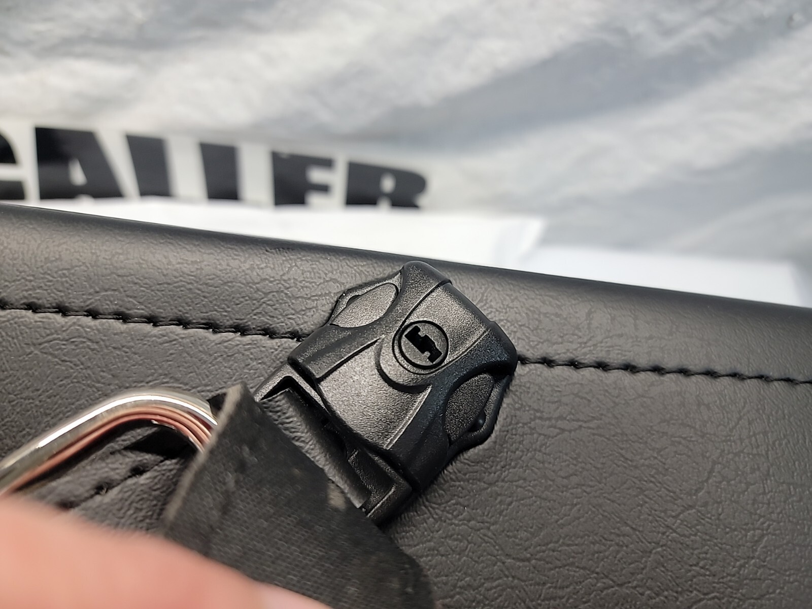 Harley Dyna Saddlemen Saddlebags Tear Drop Quick Release 35010463 3501