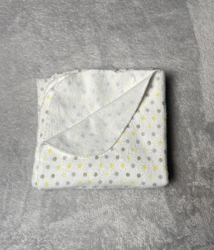 Manta bebé a lunares Child of Mine de Carter's franela recepción gris amarillo - Imagen 2 de 4