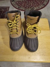 New Nike ACG Duck Snow Boots Unisex Size 7Y Tan/Brown with Yellow Laces No Box