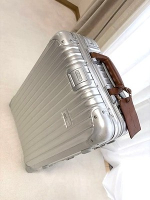 Rimowa Lufthansa Boeing 747-8 32L Silver 2-wheels Carry Case