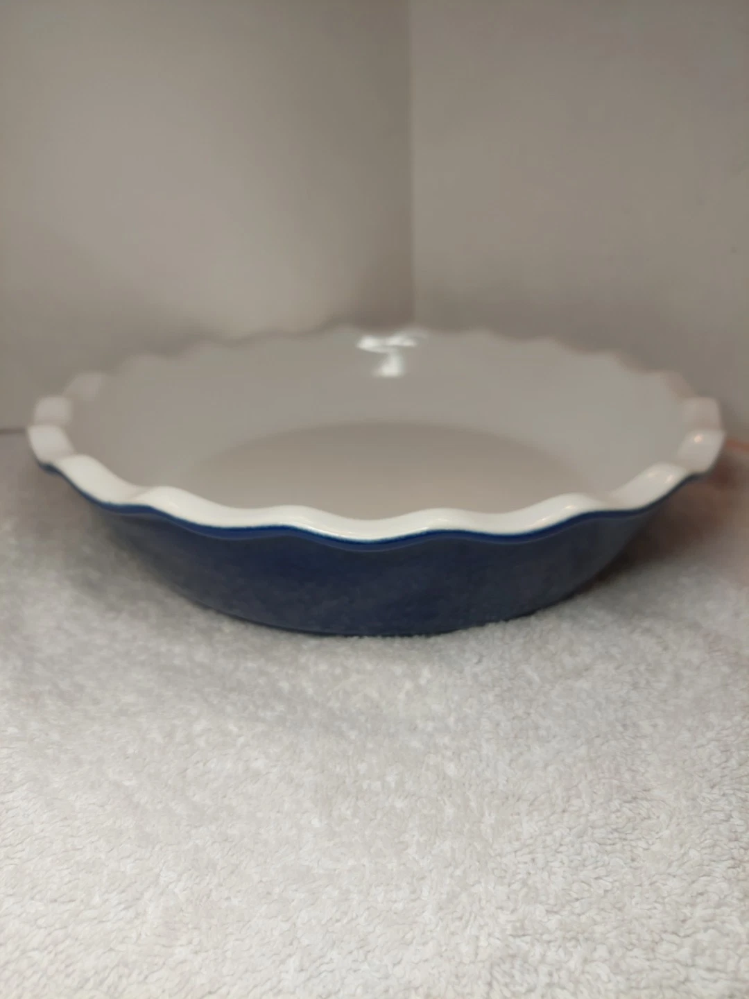 VTG Homeworld Pie Stoneware Baking Dish Round Fluted Edge Apprx 10" Diam 2" Deep