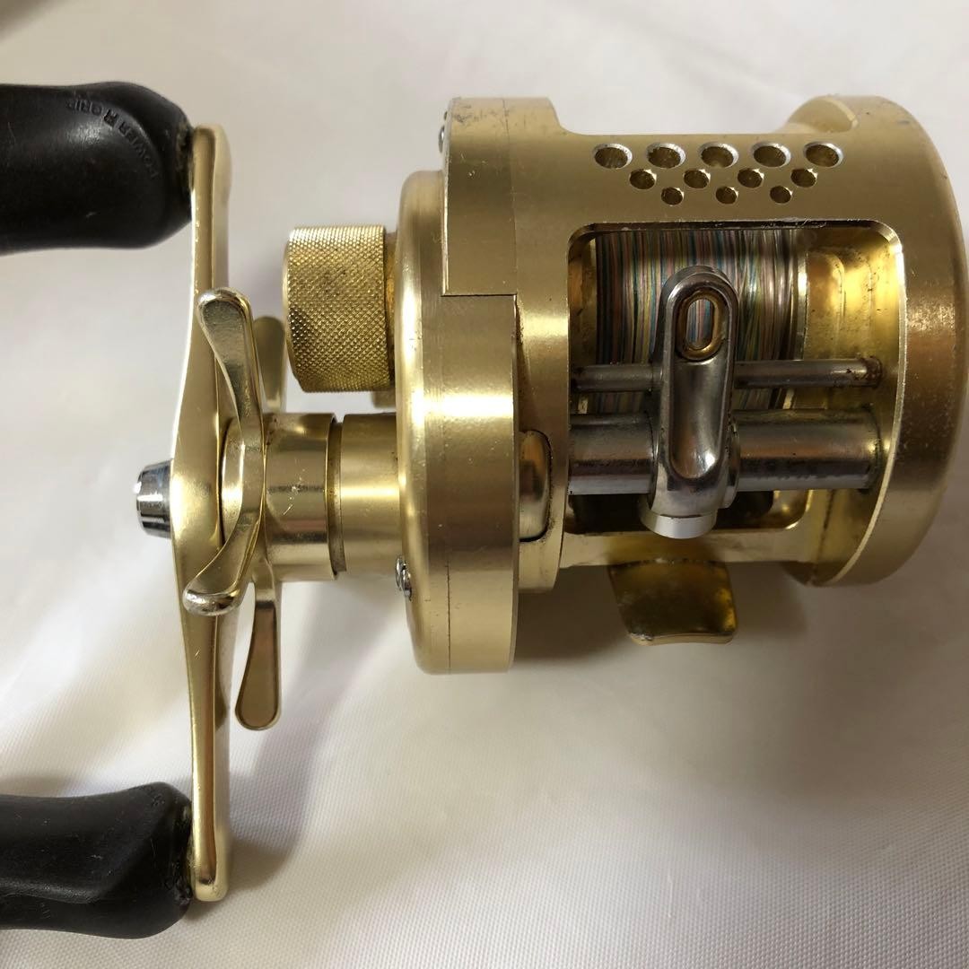 Shimano Calcutta Conquest 200 RH440 Fishing Reel with Line Box