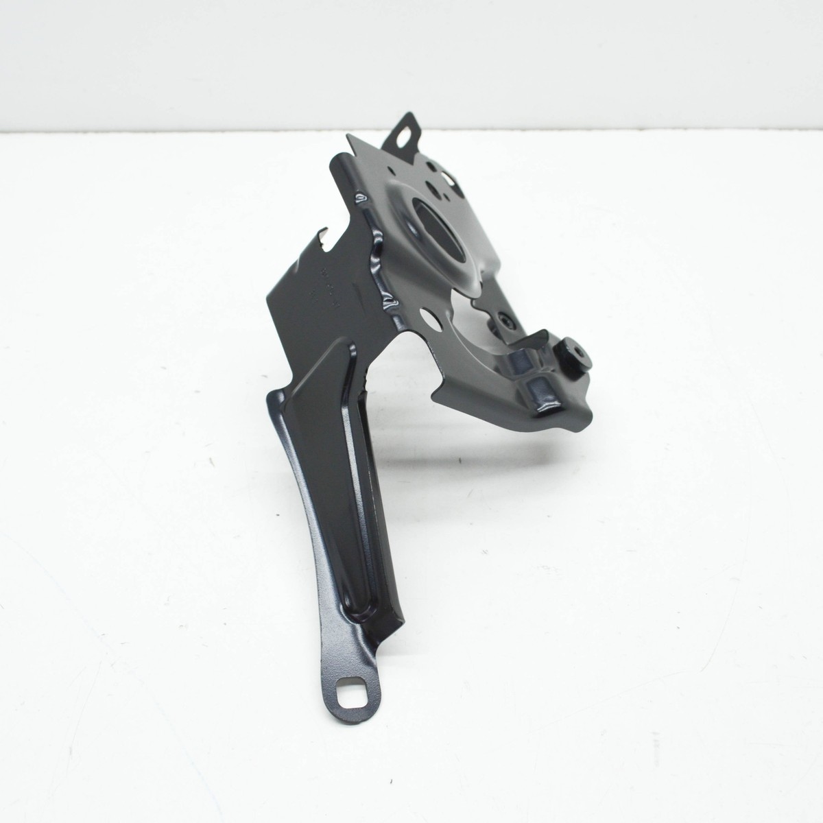 BMW M4 Coupe G82 Front Right Fender Holder 41008082032 8082032 NEW 