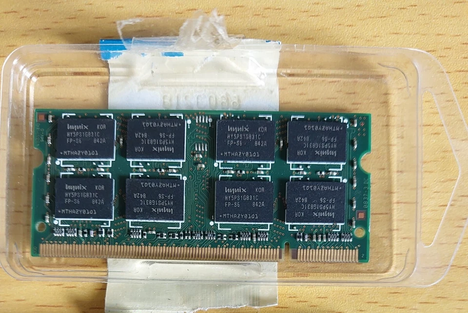Hynix 2GB Laptop RAM - HYMP125S64CP8-S6 AB (PC2-6400s-666-12) (DDR2-800Mhz RAM) - Image 2 of 2