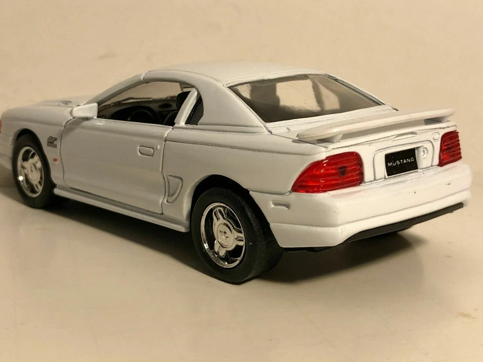 WELLY 1994 MUSTANG GT WHITE 1:32 DIECAST MODEL CAR 5.25" PULL BACK NEW NO BOX - Image 4 of 4