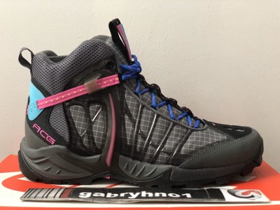 nike air zoom tallac lite