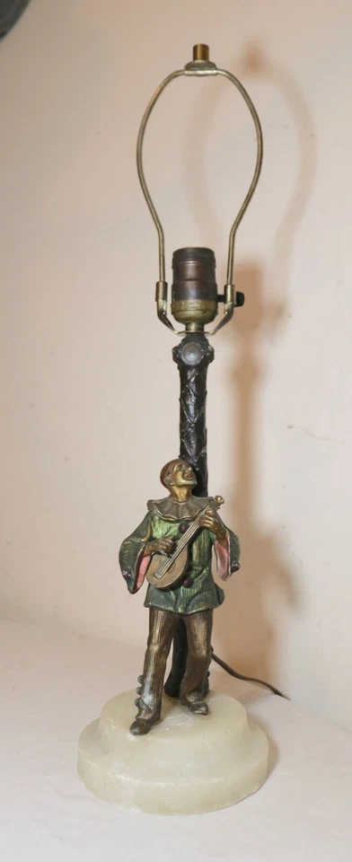 antique Austrian figural bronze patinated electric clown candelabra lamp light  - Imagem 2 de 4