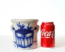 VINTAGE COBALT BLUE FLOWER TWO HANDLED STONEWARE SALT GLAZED CROCK JAR NH 2000