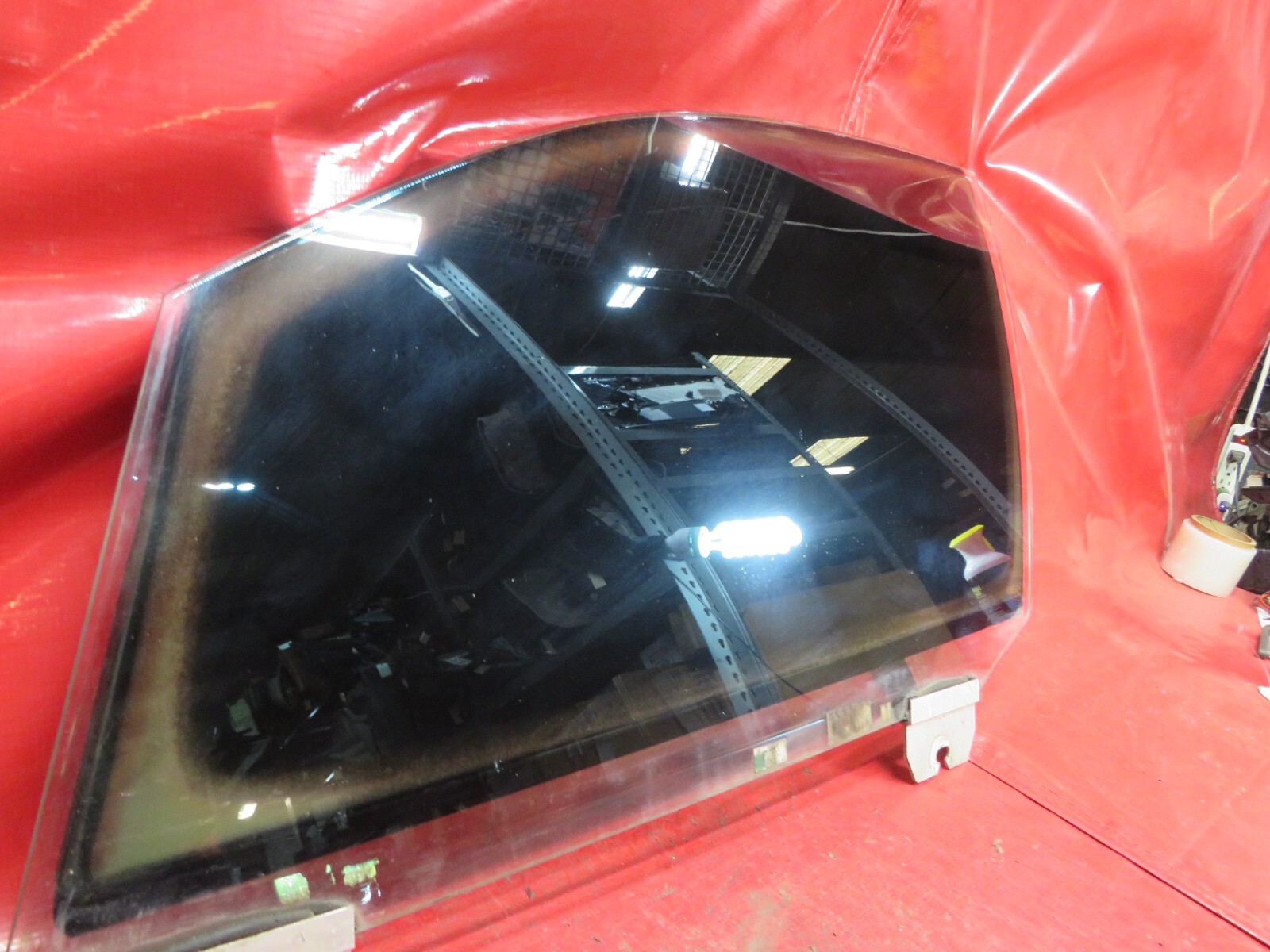 2006 BENTLEY FLYING SPUR FRONT LEFT DOOR WINDOW GLASS