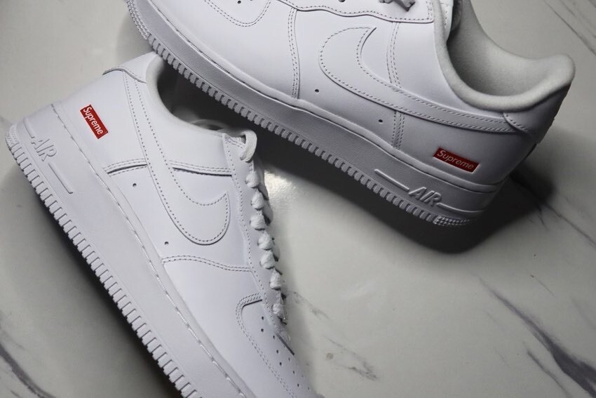 Size 9 - Nike Air Force 1 Low x Supreme 