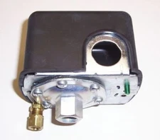 9013FHG42XZ22 SQUARE D AIR COMPRESSOR PRESSURE SWITCH 135 PSI ON 175 PSI OFF