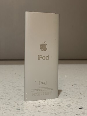 Apple iPod Nano 4th Gen 8 GB Silver Model 1285 - Genuine Charger