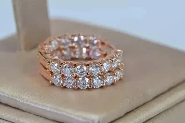 Pendiente aro redondo de diamantes simulados infinitos de 2 quilates para mujer enchapado en oro amarillo de 14 quilates Foto 4 de 4