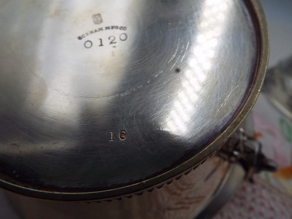 Plato de mantequilla de plata cubierto con figura medallón Gorham de la era victoriana finales del siglo XIX Foto 4 de 4