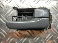 Porte arrière et accessoires Nissan PRIMERA