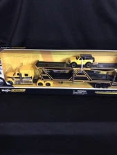 Maisto International Lonestar Open Car Hauler w/ Ford Bronco Badlands 1/64
