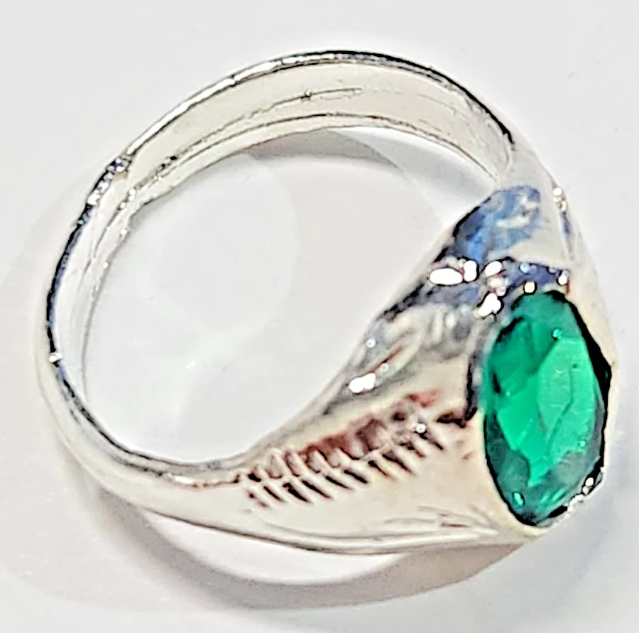 Anillo de plata esmeralda creado en laboratorio piedras preciosas hecho a mano regalo de lujo hombres mujeres Reino Unido Foto 3 de 4