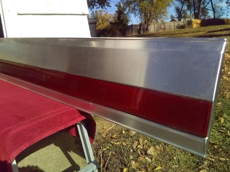 Ford Bronco aluminum tailgate panel red reflector nice condition 1987-1996 - Image 3 of 4