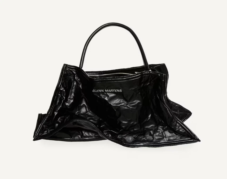 Bolso de hombro Glenn Martens H&M negro (pedido anticipado) (pedido confirmado) Foto 2 de 3