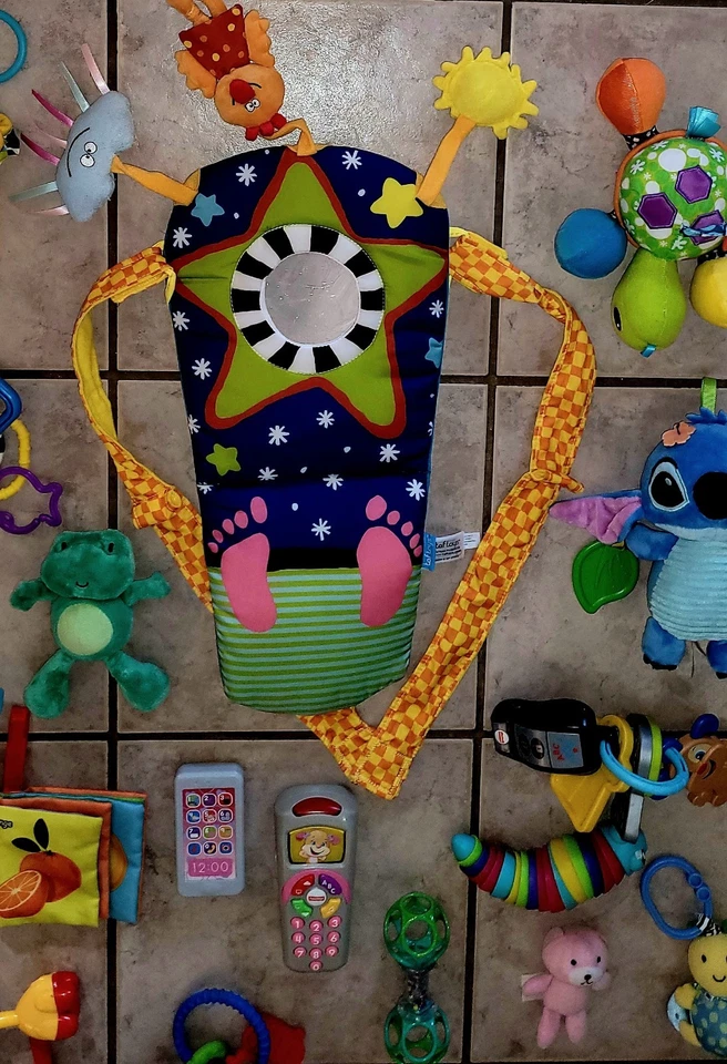 ENORME LOTE Disney, FP Taftoys, Infantino, Carters, Nuby Baby Sonajeros, Juguetes, Mordedor Foto 2 de 4