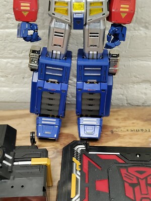 ART STORM ULTIMETAL UM-01 Optimus Prime Action Figure Collection