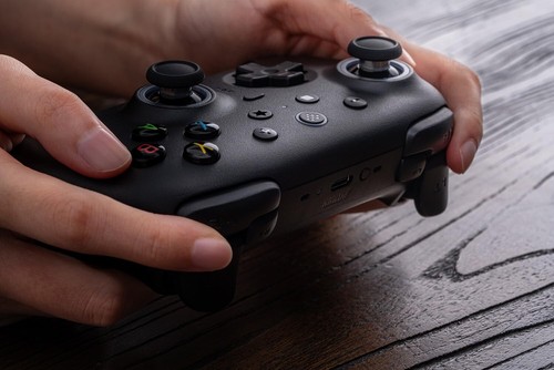 8BitDo Ultimate 2 Bluetooth Controller with Hall Effects + Charging Dock - Black - Picture 7 of 9