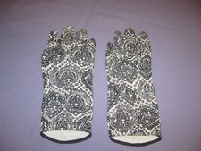 VTG Made In France For Bloomingdales Womens Gloves Nylon White/Black