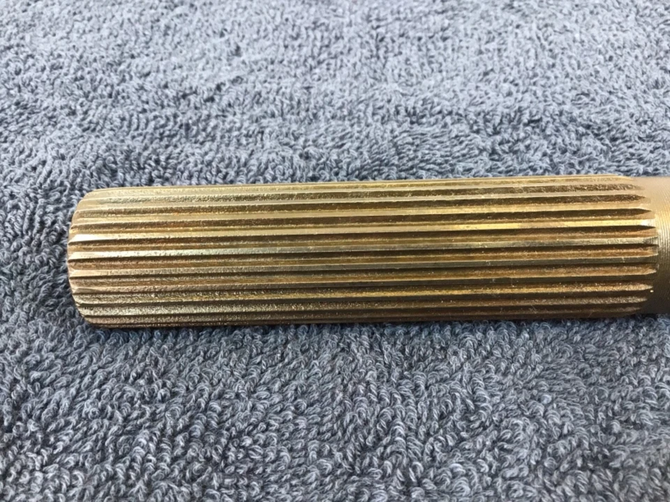 Eje principal eje trasero transmisión 4 velocidades Grand Prix Catalina Bonneville Muncie Foto 2 de 4