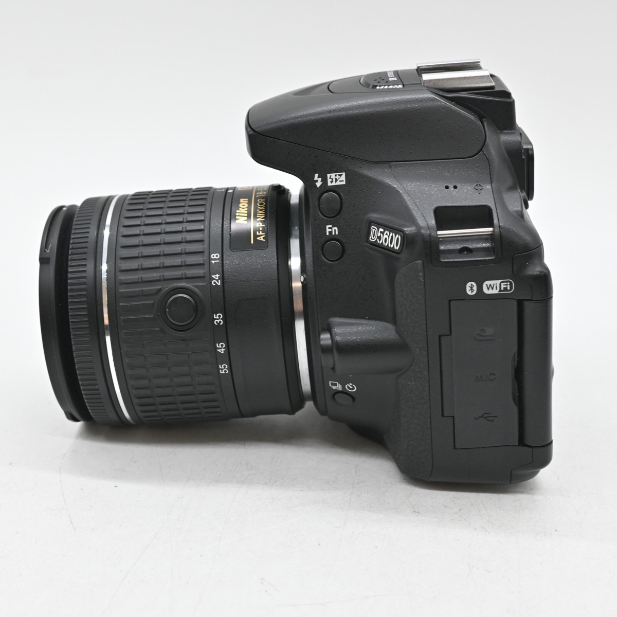 Nikon D5600 DSLR Camera with 18-55mm VR / 70-300mm VR #238 | eBay