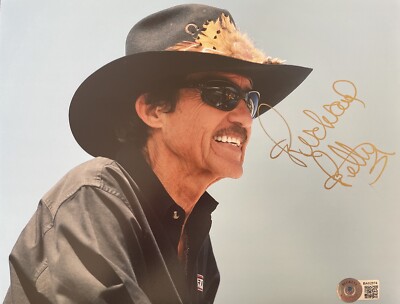 RICHARD PETTY HOT THE KING SIGNED AUTOGRAPHED 8x10 PHOTO BECKETT BAS CARS NASCAR