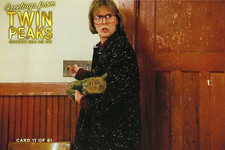 TWIN PEAKS DEFINITIVE BOX POATCARD # 11 LOG LADY