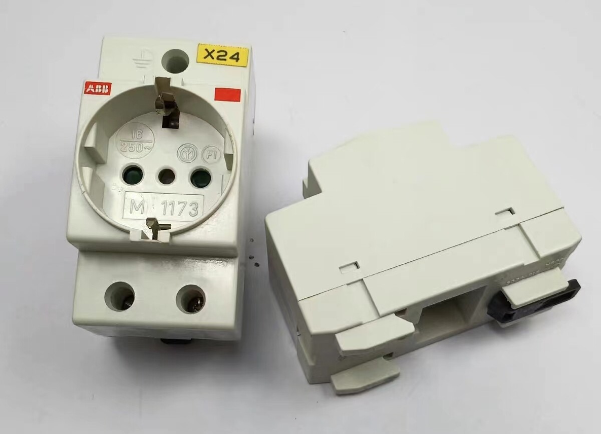 1pc ABB M1173 rail socket 16A 250VAC