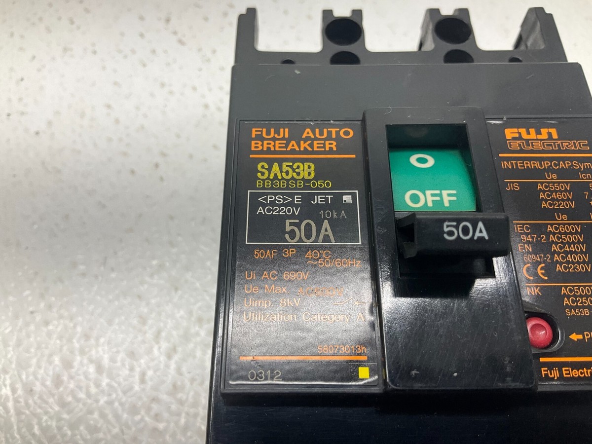 Disjoncteur Fuji Electric SA53B BB3BSB-040 - 50A, 3 Pôles, Avec Commutateur Auxiliaire, Testé