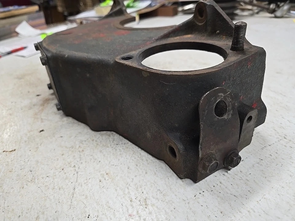 Oldsmobile 303 324 Series 76 78 88 98 1949-1953 carcasa campana inferior 558709 Foto 4 de 4