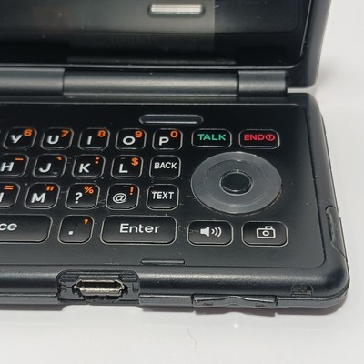 Sanyo Innuendo SCP-6780 Boost Mobile Very Rare Flip Keyboard Phone