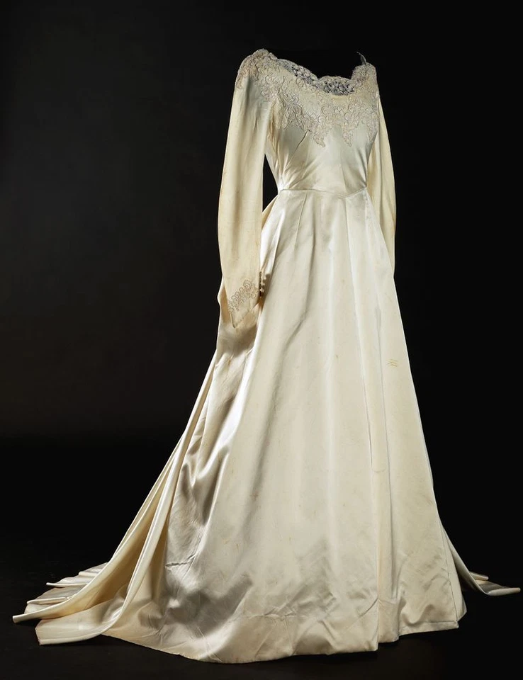 Винтажные атласные свадебные платья свет шампанского длинные рукава V шеи свадебные платья - Изображение 3 из 4