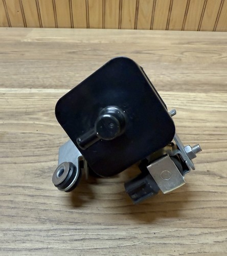 150 175 200 hp Yamaha Solenoid Valve & Canister 6P2-24170-00-00 6C5-86120-00-00 - Picture 8 of 8