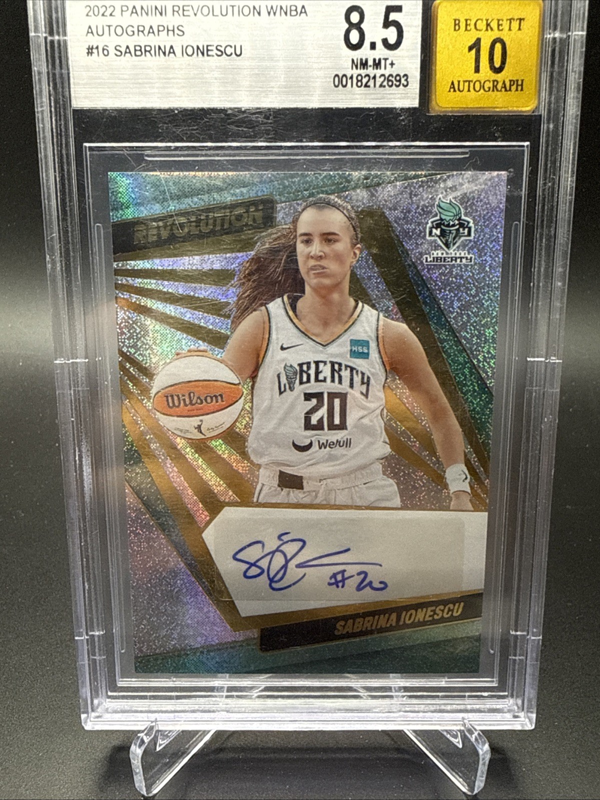 2022 Panini Revolution Sabrina Ionescu AUTO #AG-SIO BGS 8.5 Liberty WNBA view 4